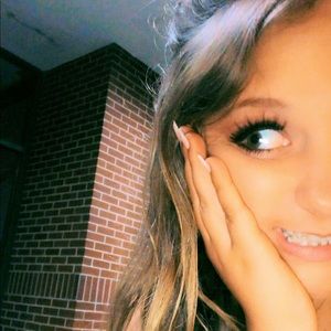 Meet your Posher, Abby